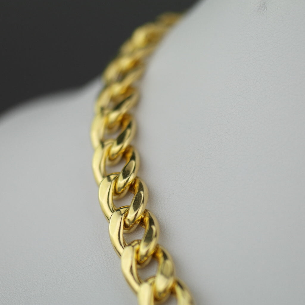 Dyadema Collar de cadena curvada con barra en T de plata de ley chapada en oro de 18 quilates hecho en Italia