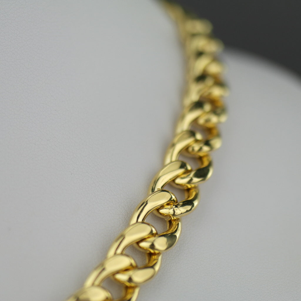 Dyadema Collar de cadena curvada con barra en T de plata de ley chapada en oro de 18 quilates hecho en Italia