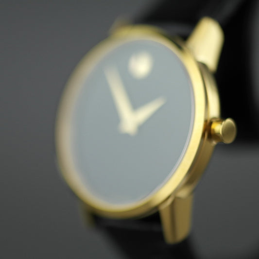 MOVADO Museum Classic Reloj de pulsera chapado en oro con correa de piel