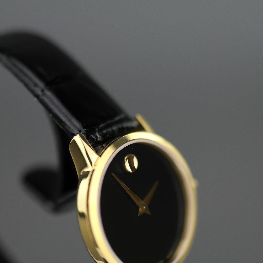 MOVADO Museum Classic Reloj de pulsera chapado en oro con correa de piel