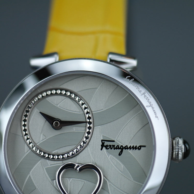 Salvatore Ferragamo Cuore Swiss Made Armbanduhr mit pulsierendem Herz