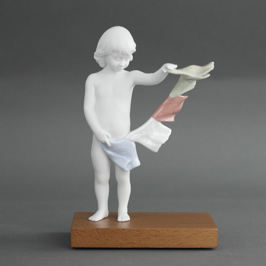 Banderas de oración tibetanas Lladró de Daisa / Figura de porcelana Daisy Collection