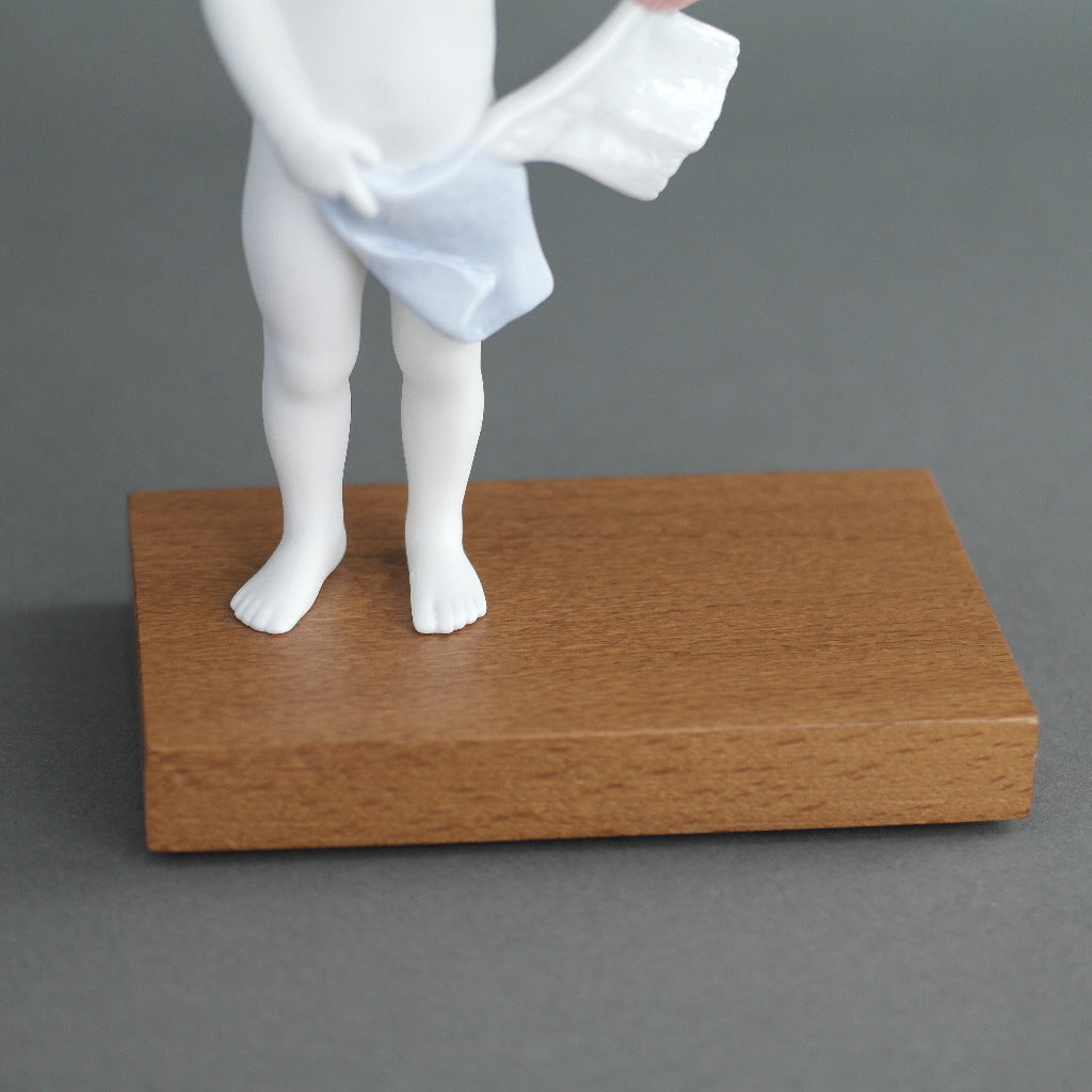 Banderas de oración tibetanas Lladró de Daisa / Figura de porcelana Daisy Collection