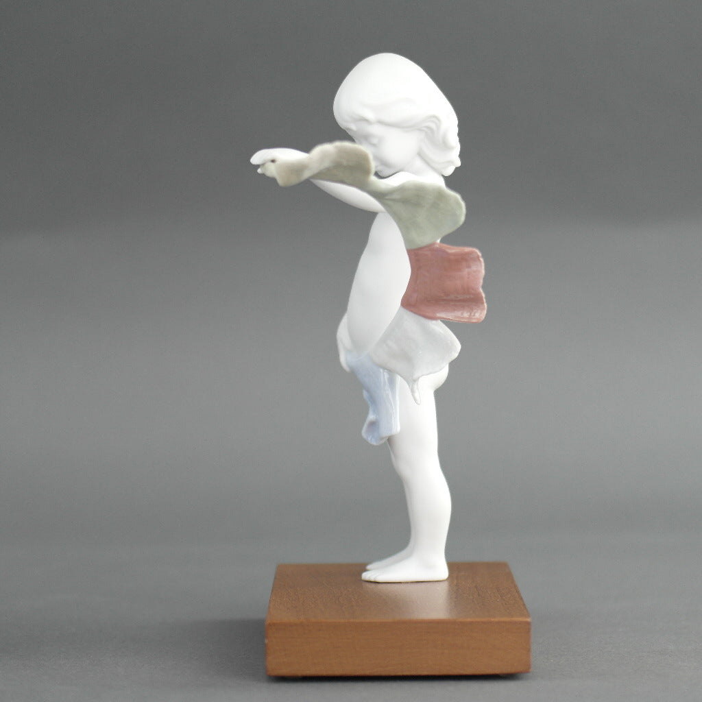 Lladro Tibetan prayer flags from Daisa / Daisy Collection Porcelain figure