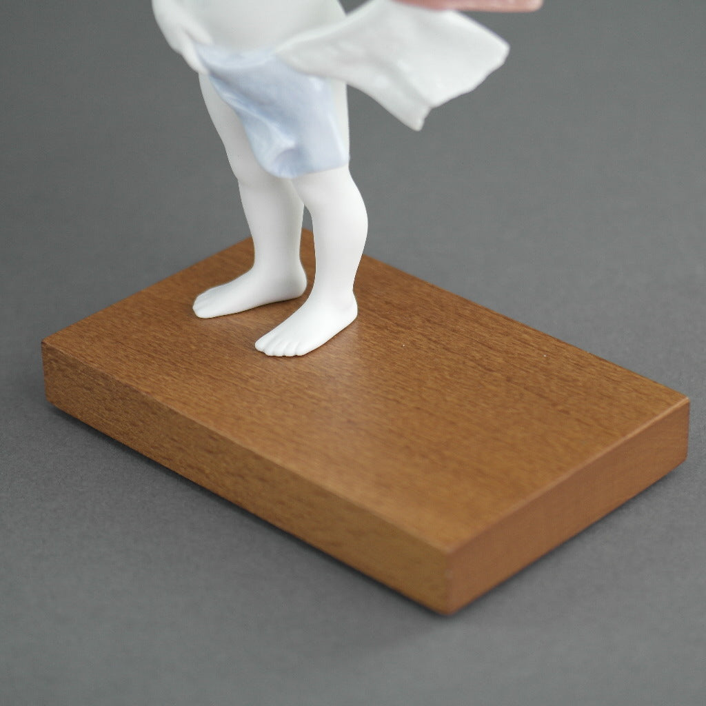 Lladro Tibetan prayer flags from Daisa / Daisy Collection Porcelain figure