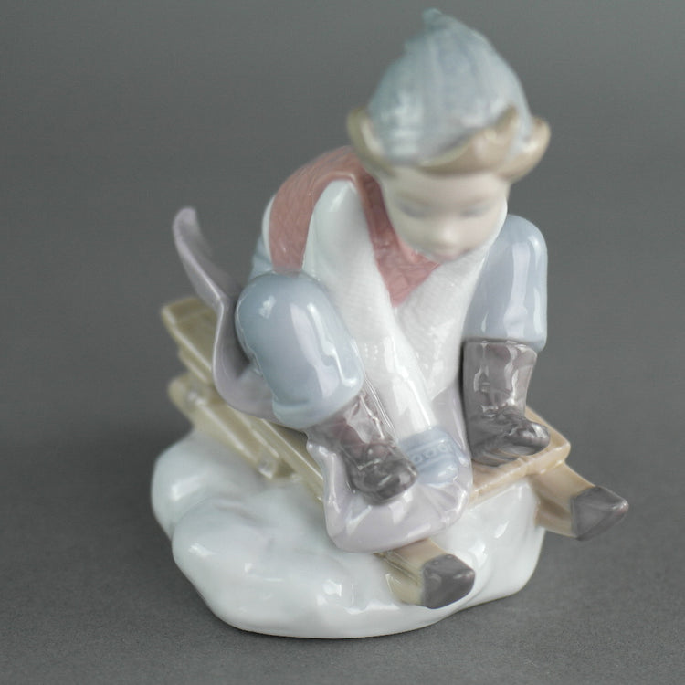 Lladró, ¡Mira abajo!, de Daisa / Colección Daisy Figura de porcelana