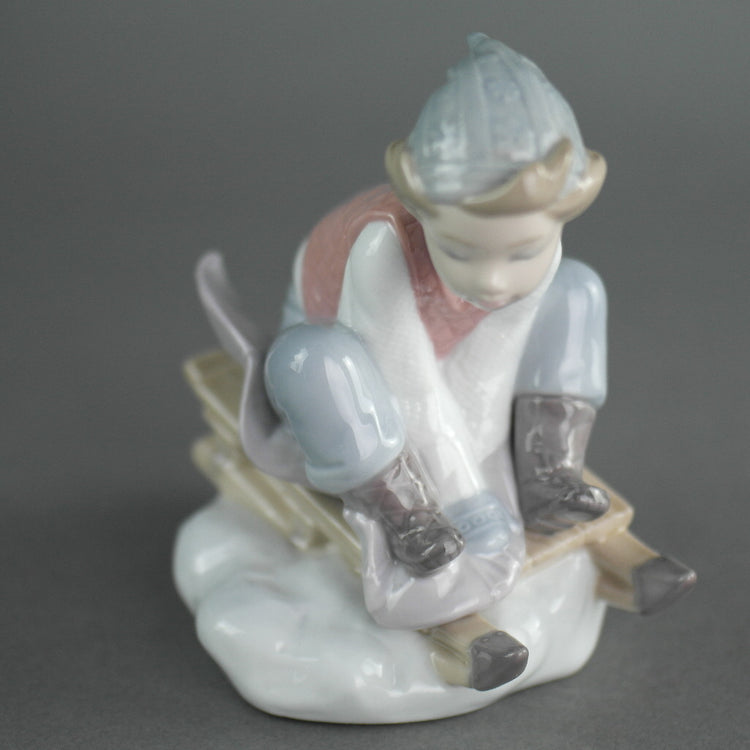 Lladró, ¡Mira abajo!, de Daisa / Colección Daisy Figura de porcelana
