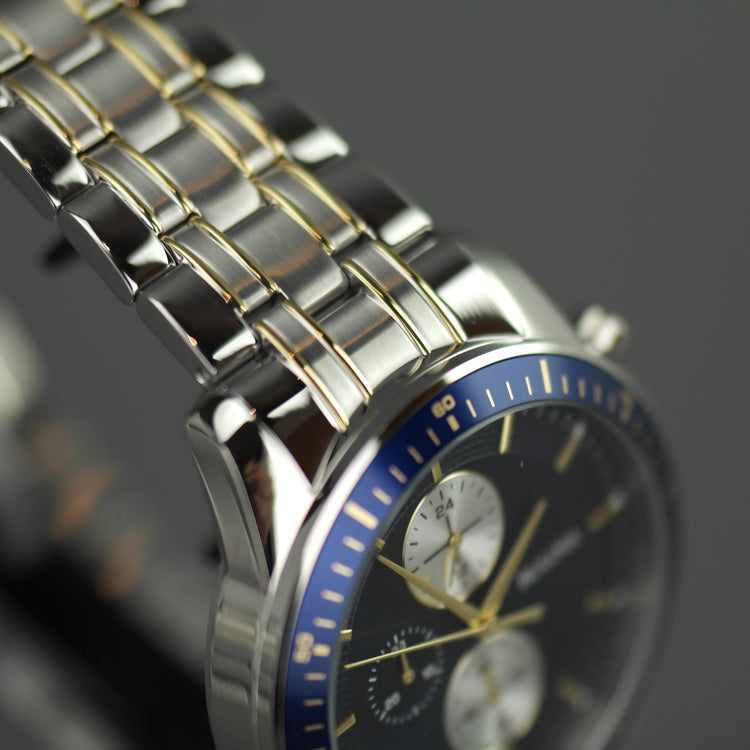 Reloj de pulsera deportivo Bulova para hombre con pulsera de acero inoxidable, elementos chapados en oro y esfera azul