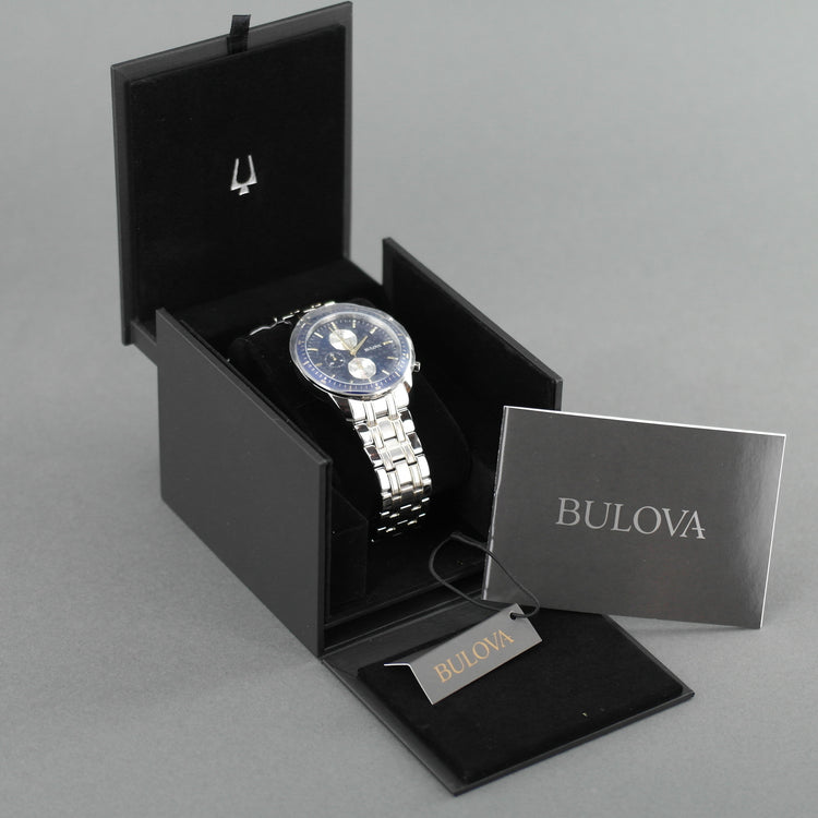 Reloj de pulsera deportivo Bulova para hombre con pulsera de acero inoxidable, elementos chapados en oro y esfera azul