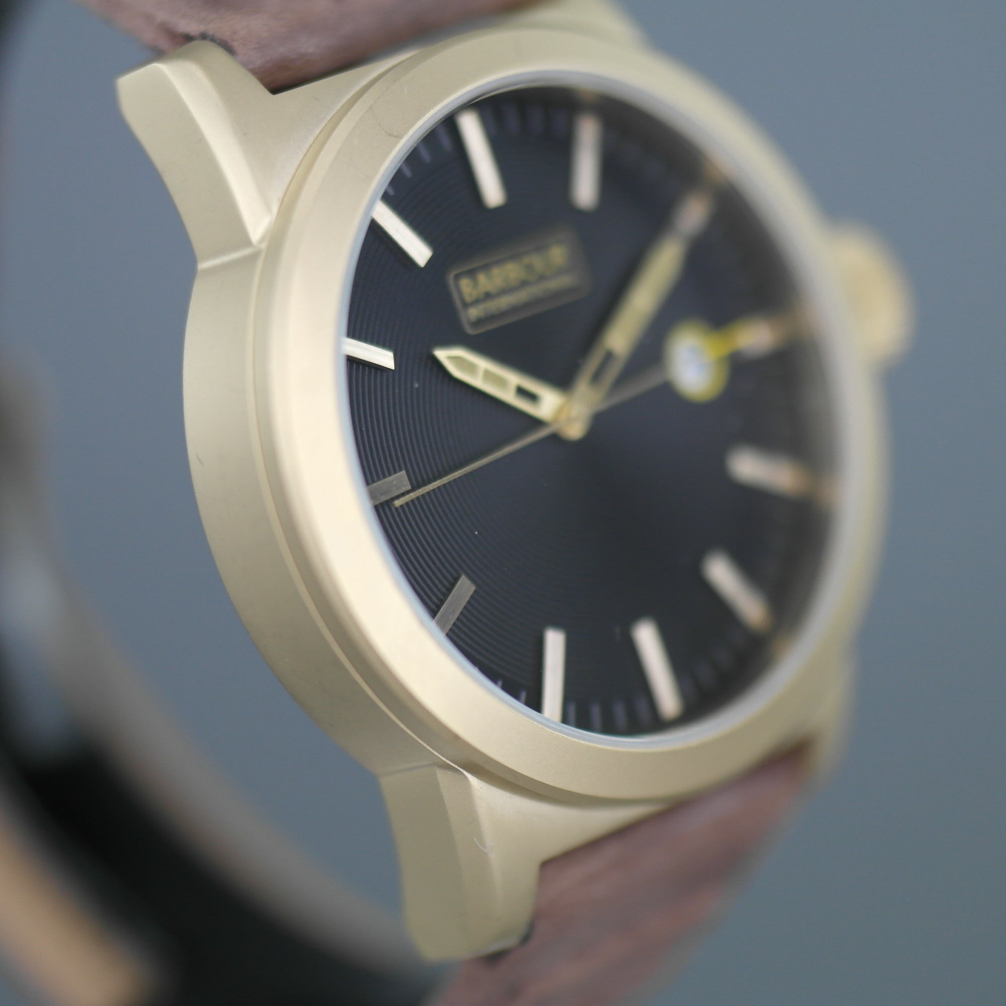 Reloj de pulsera Barbour International Halsted con esfera marrón y fecha y correa de piel 