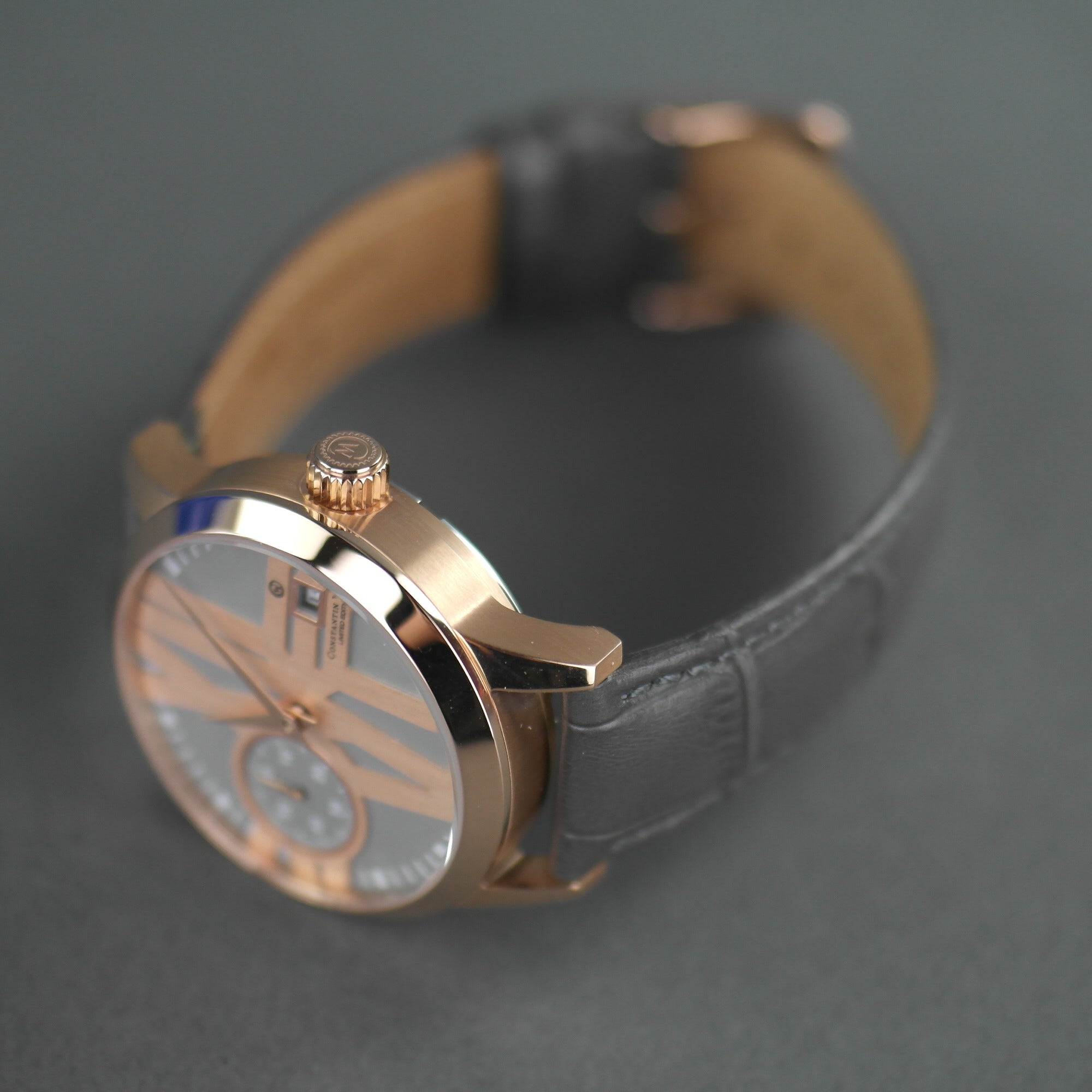 Constantin Weisz vergoldete Automatik-Armbanduhr mit 30 Steinen und grauem Armband