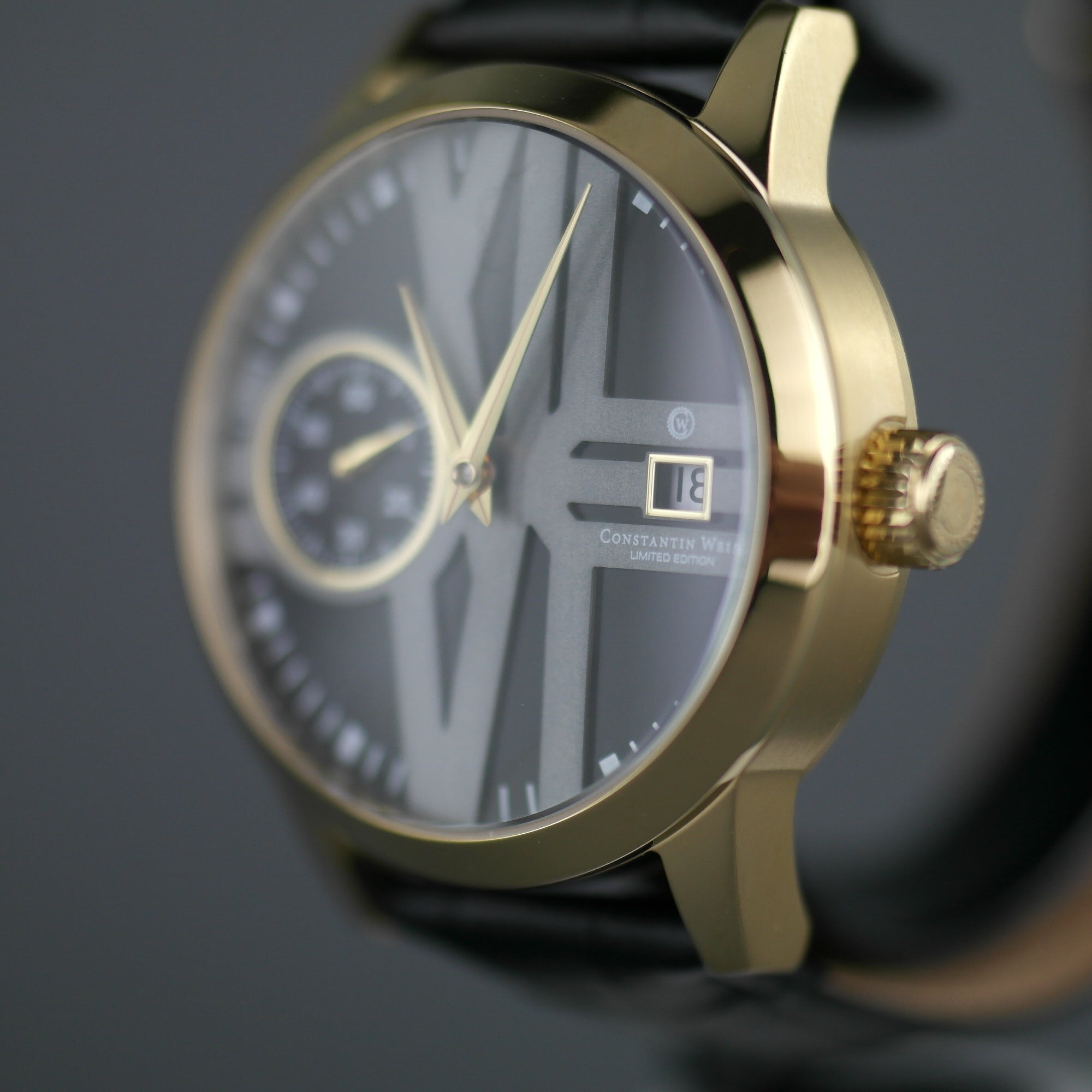 Constantin Weisz vergoldete Automatik-Armbanduhr mit 30 Steinen und schwarzem Armband