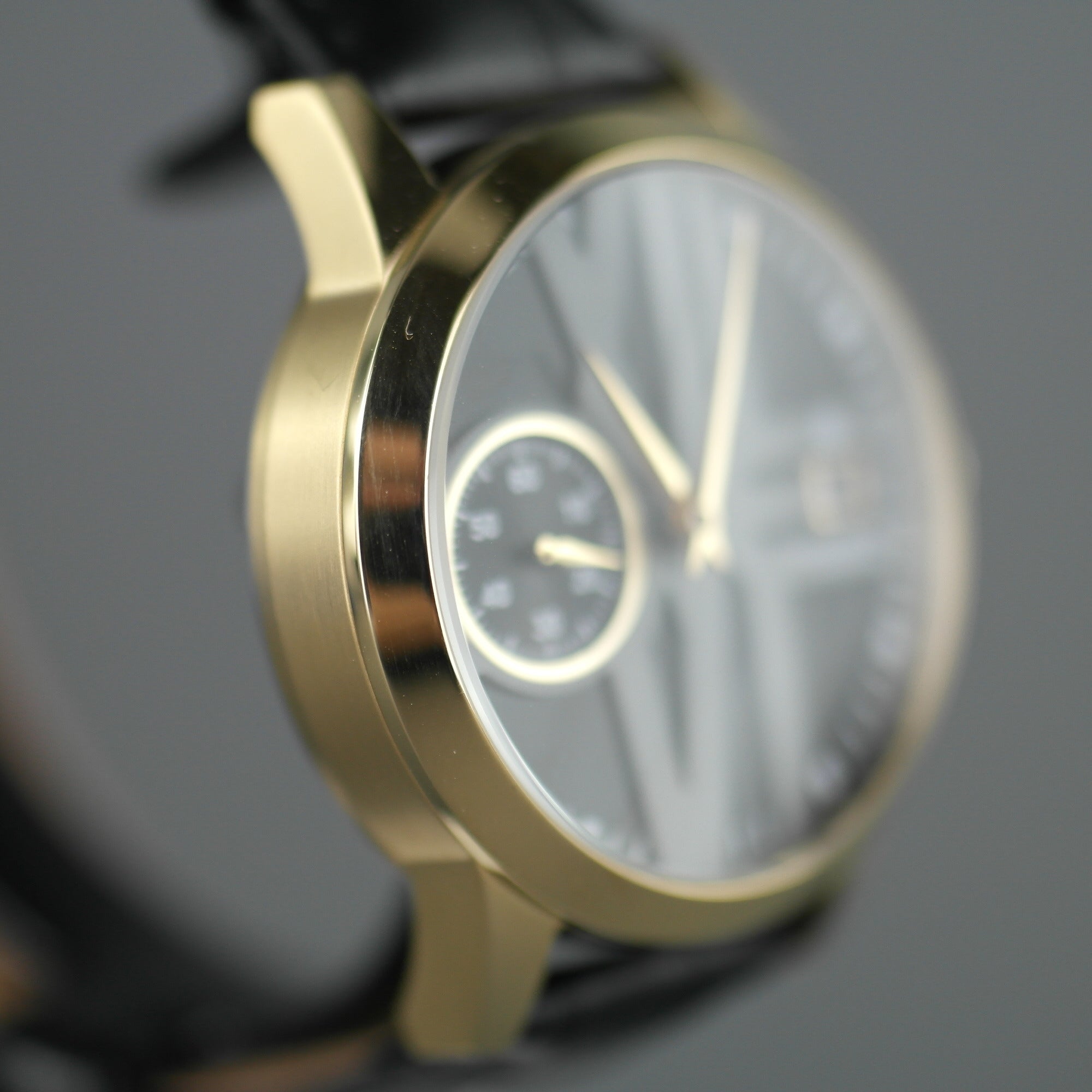 Constantin Weisz vergoldete Automatik-Armbanduhr mit 30 Steinen und schwarzem Armband