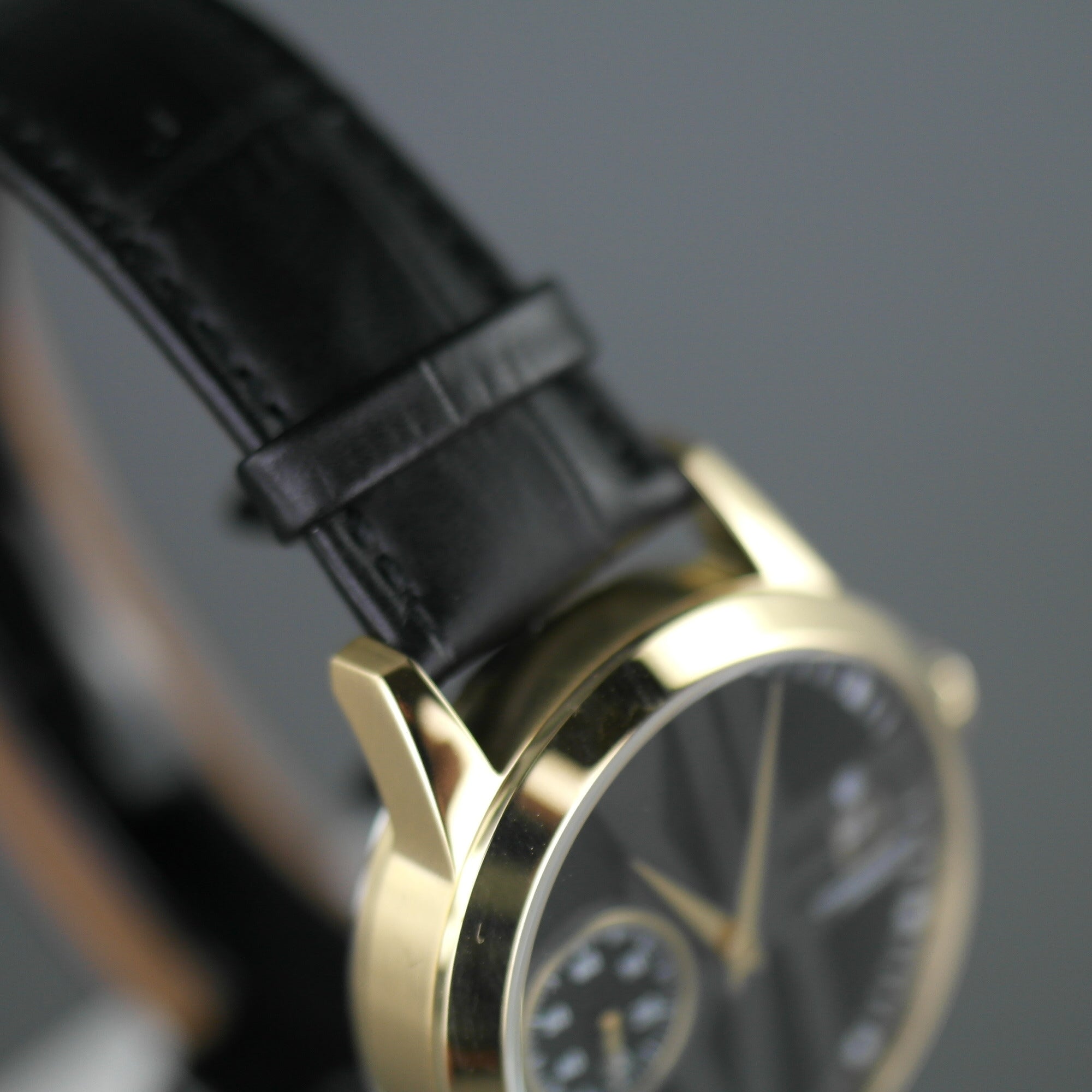 Constantin Weisz vergoldete Automatik-Armbanduhr mit 30 Steinen und schwarzem Armband