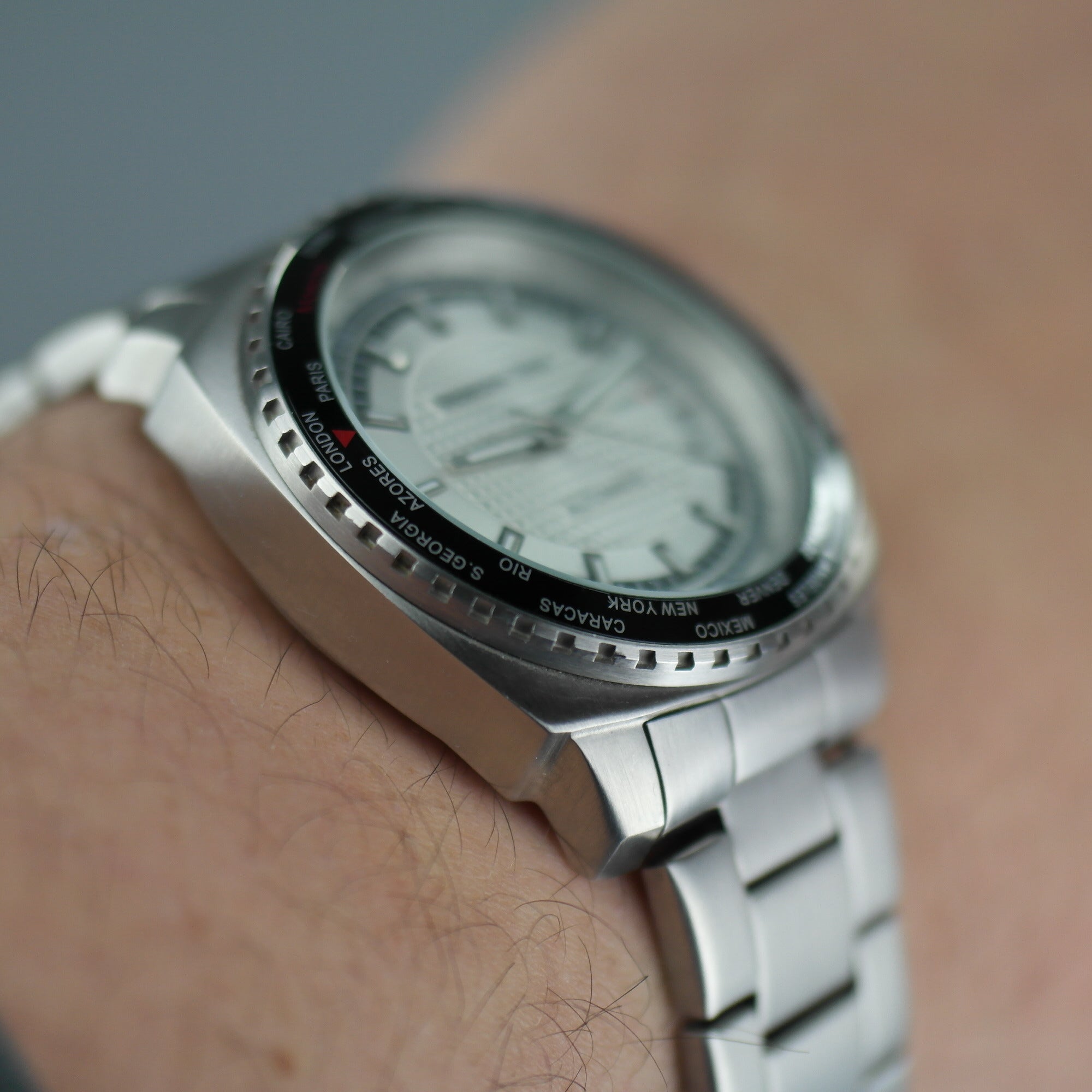 Moscow Time a world timer Gent's Automatic wrist watch with bracelet