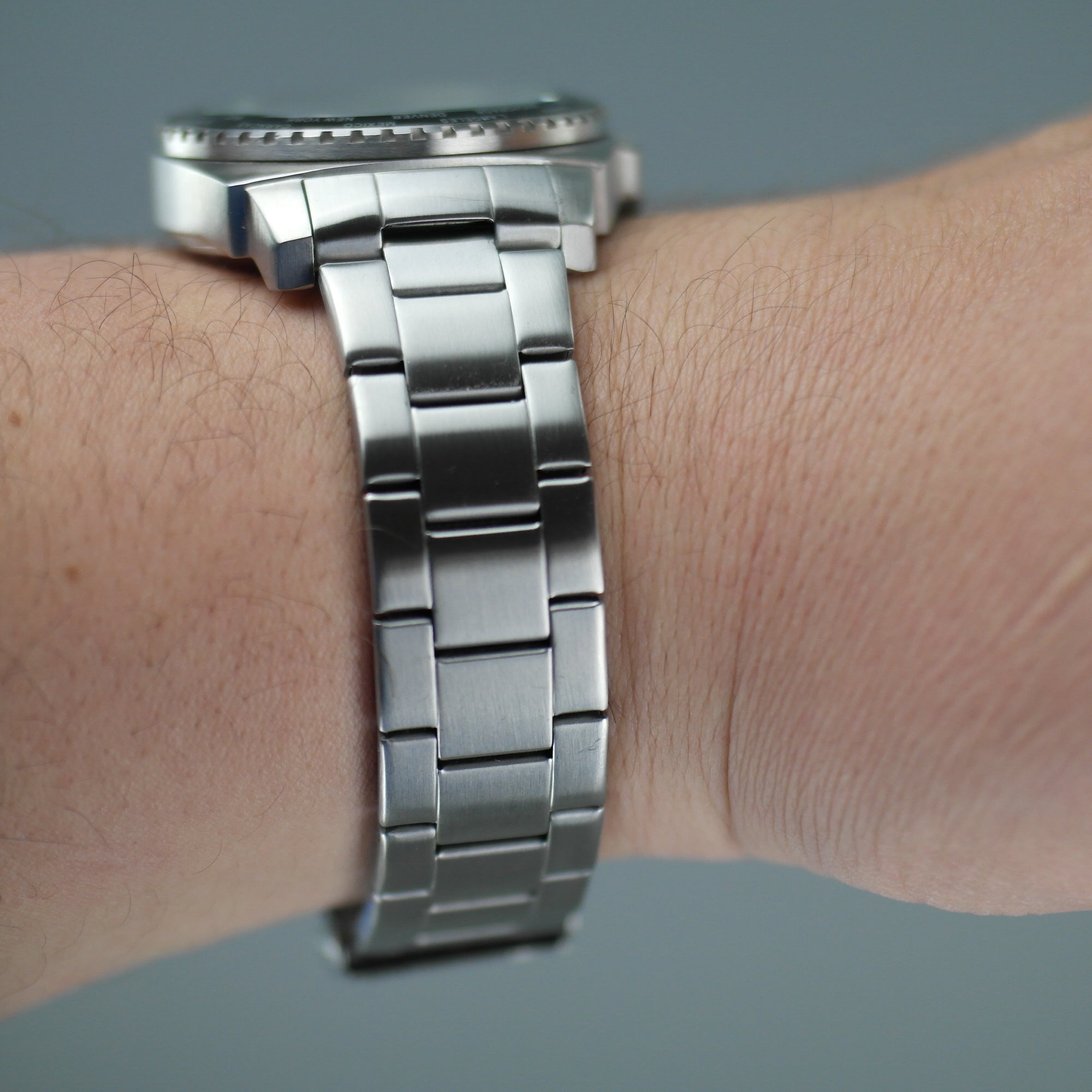 Moscow Time a world timer Gent's Automatic wrist watch with bracelet