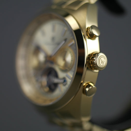 Constantin Weisz Vergoldete automatische Tachymeter-Armbanduhr mit offenem Herzen und Armband