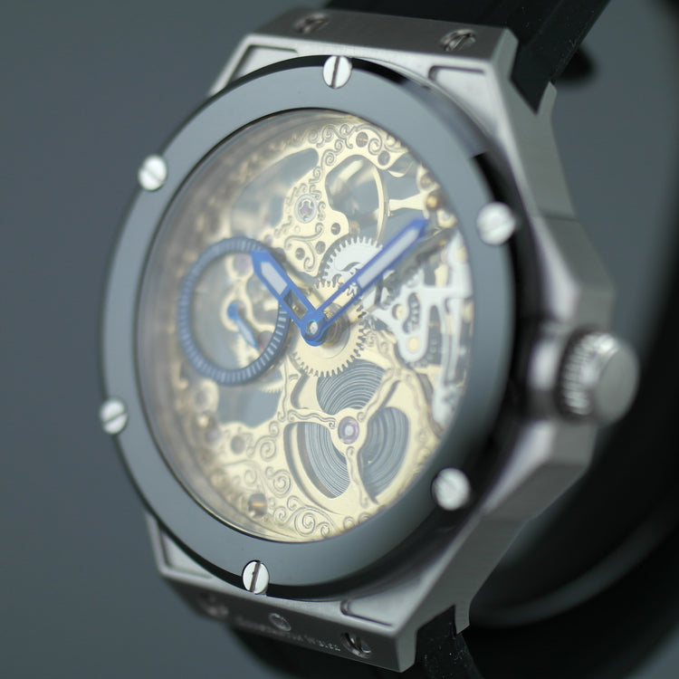 Reloj de pulsera mecánico Constantin Weisz Skeleton con correa de silicona negra