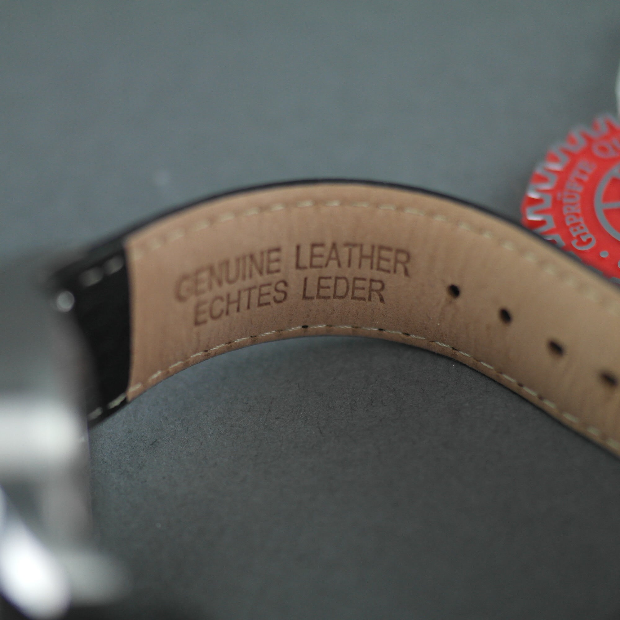 Constantin Weisz Automatikuhr mit 20 Juwelen und schwarzem Lederarmband