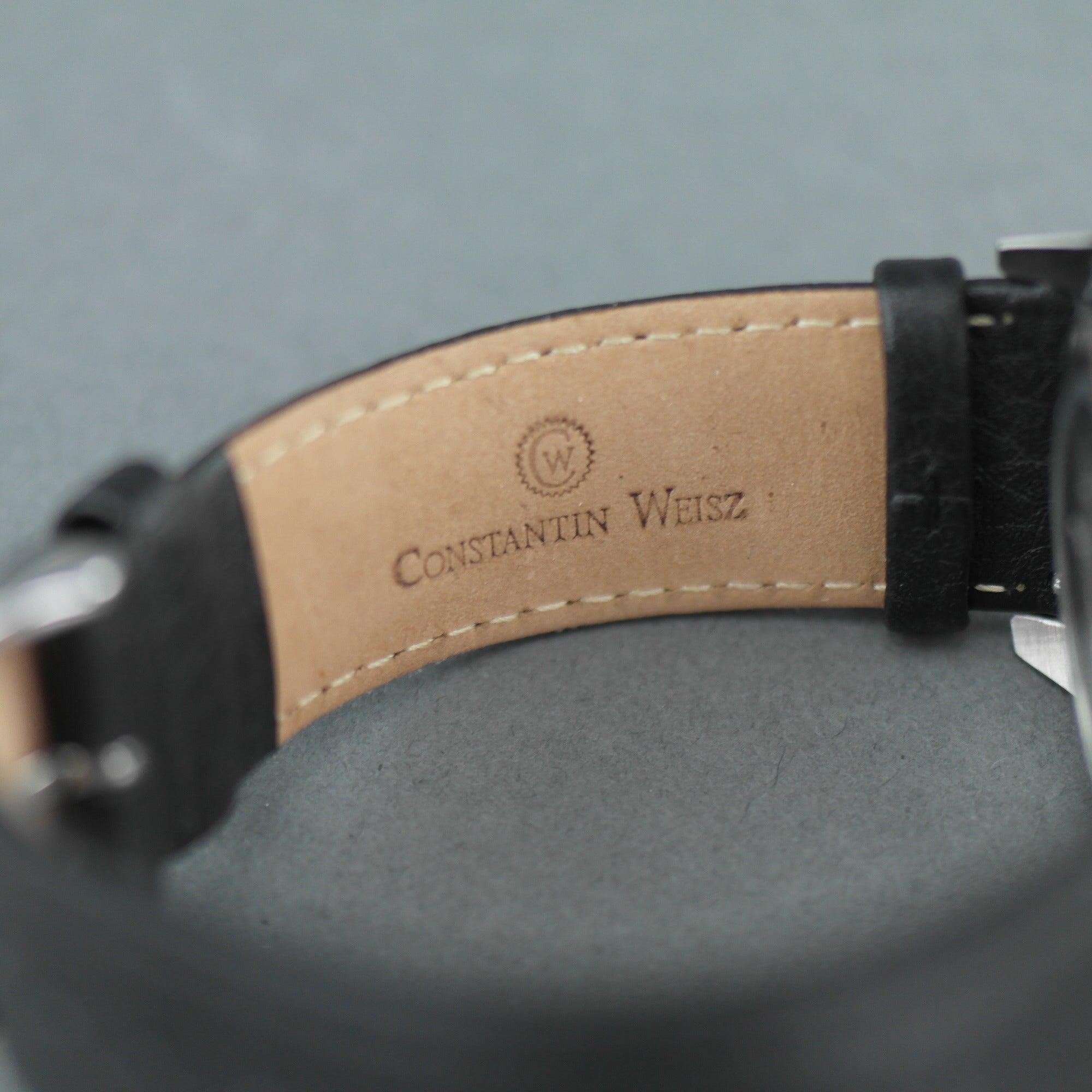 Constantin Weisz Automatikuhr mit 20 Juwelen und schwarzem Lederarmband