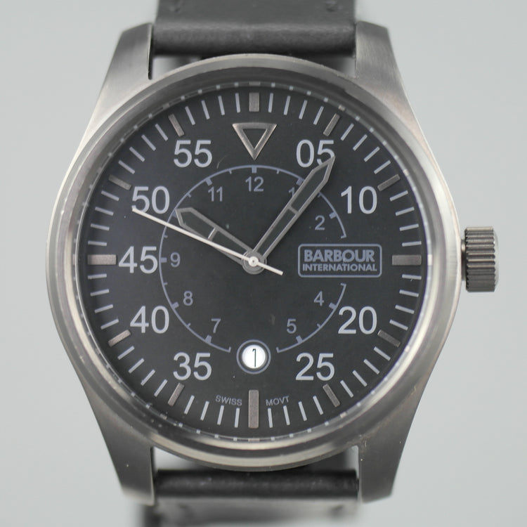 Barbour International Biker-Armbanduhr, schwarzes Zifferblatt mit Datum und Lederarmband 