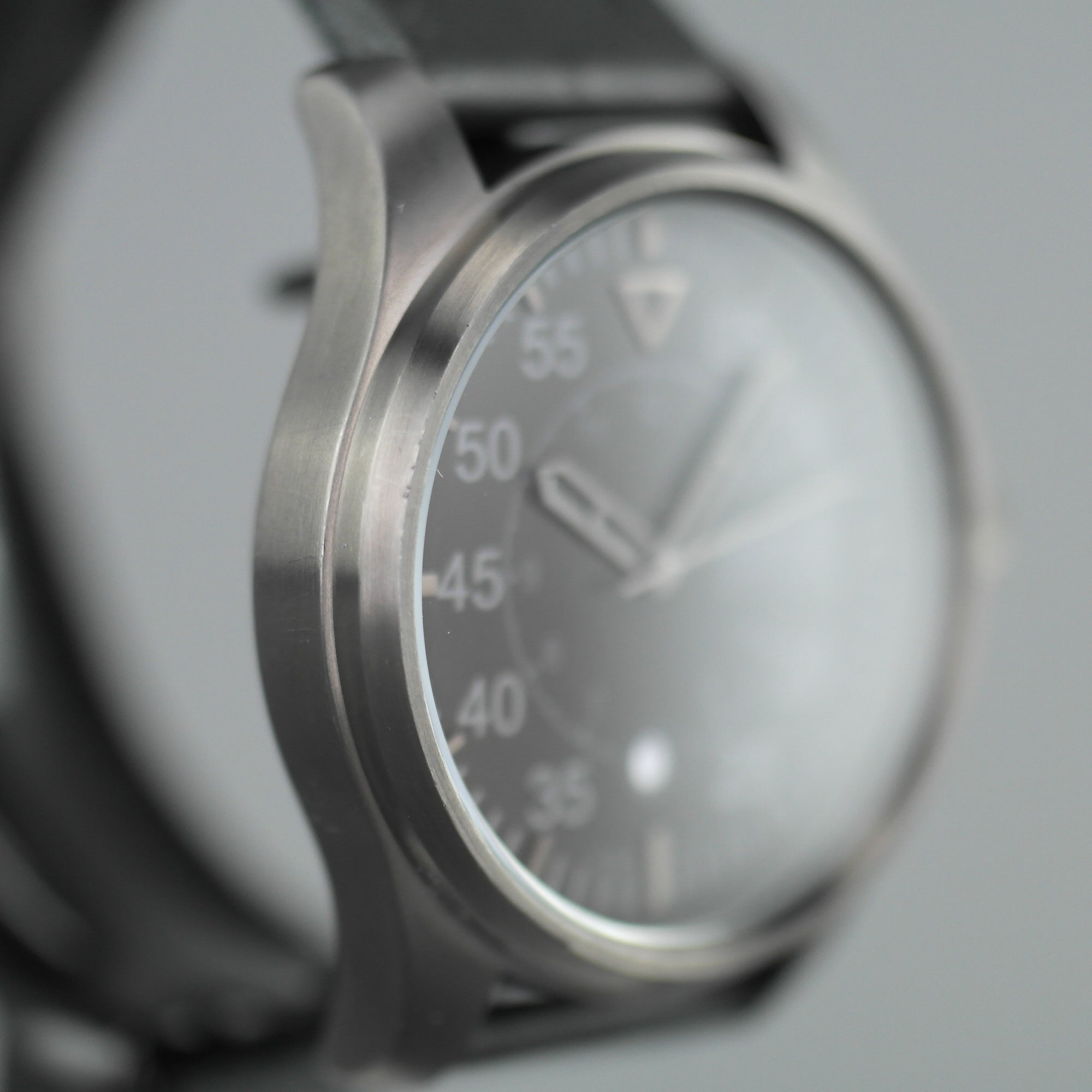 Reloj de pulsera Barbour International Biker esfera negra con fecha y correa de cuero 