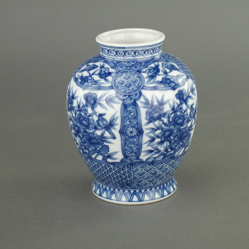 Jarrón de flores oriental azul "Dragon Peak" de Sanyo Porcelain Company