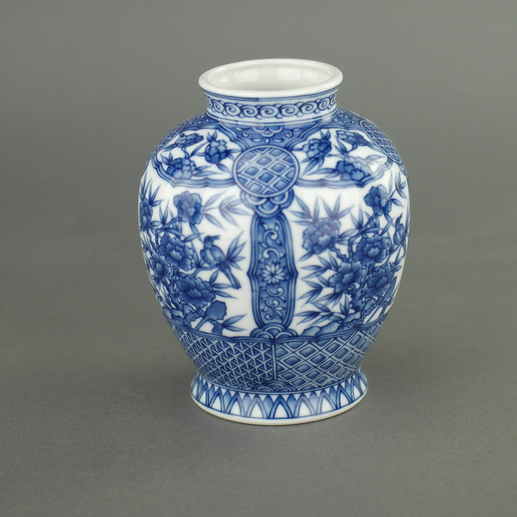 Oriental blue flowers vase "Dragon Peak" by the Sanyo Porcelain Company