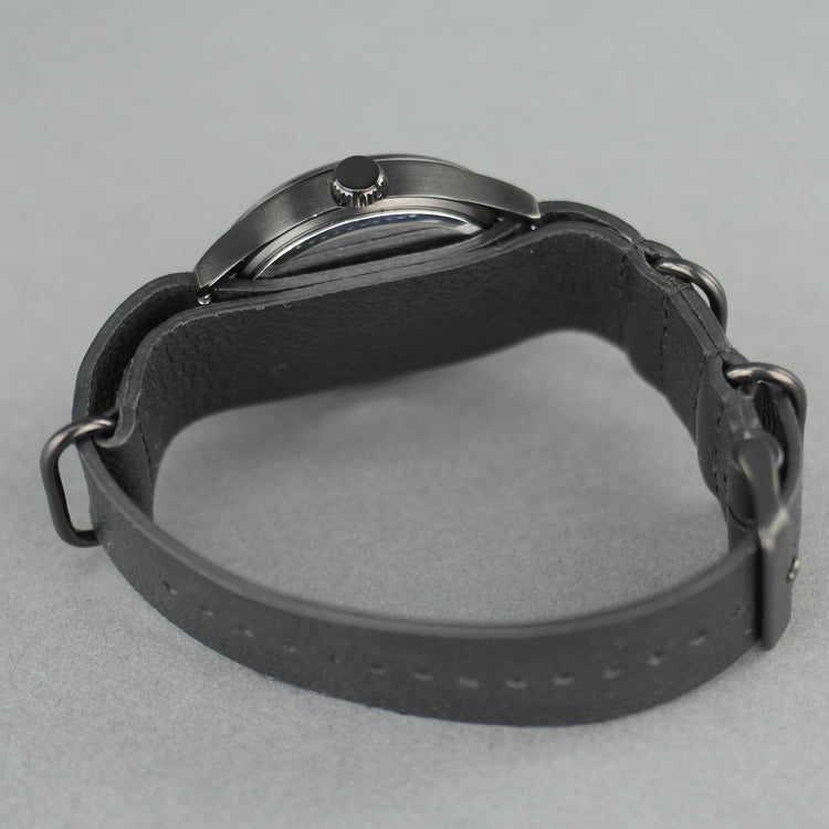 Schwarze Barbour Bywell Armbanduhr, schwarzes Zifferblatt und Nato-Lederarmband 