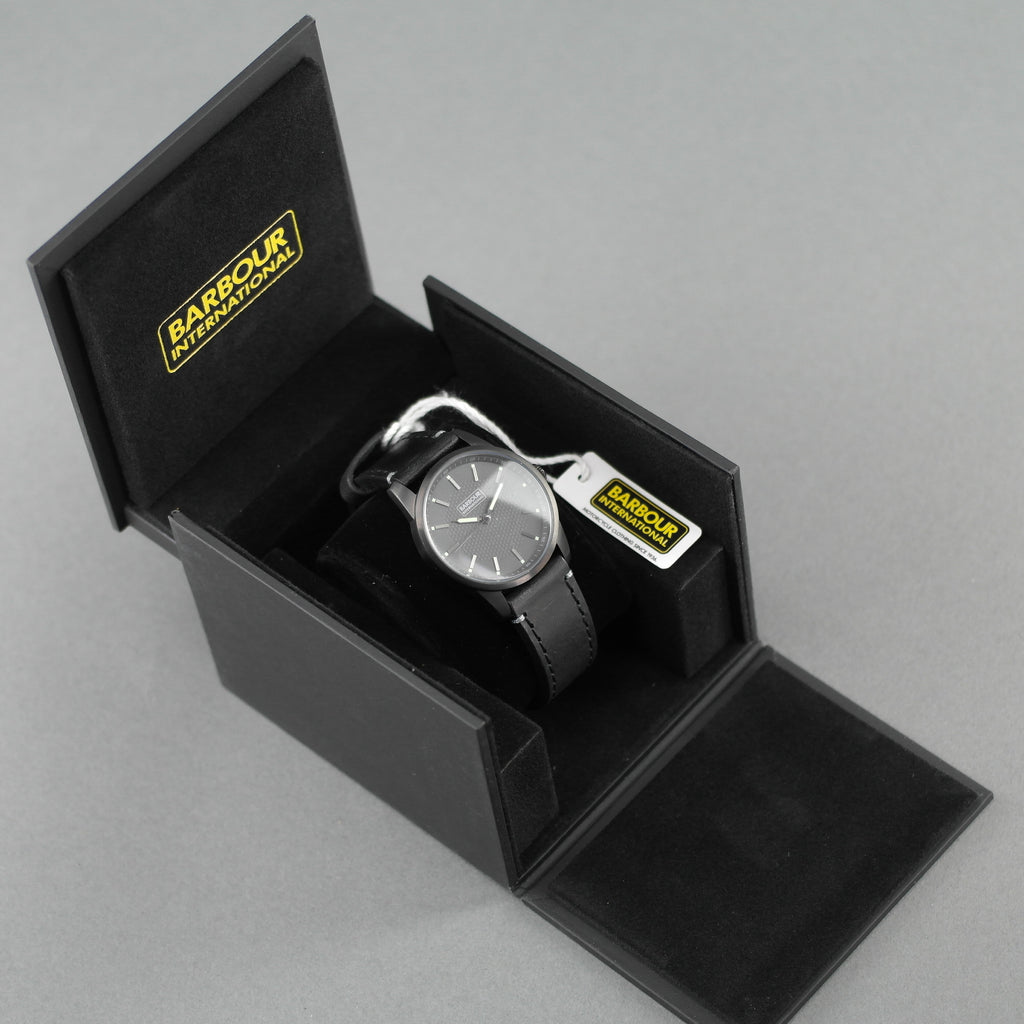 Barbour Jarrow schwarze Armbanduhr, schwarzes Zifferblatt und Lederarmband 