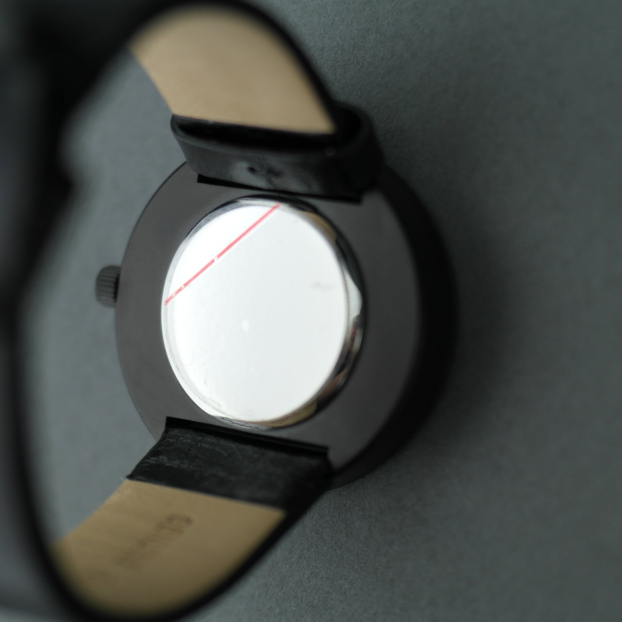 Lässige schwarze Armbanduhr von Barbour International mit schwarzem Lederarmband
