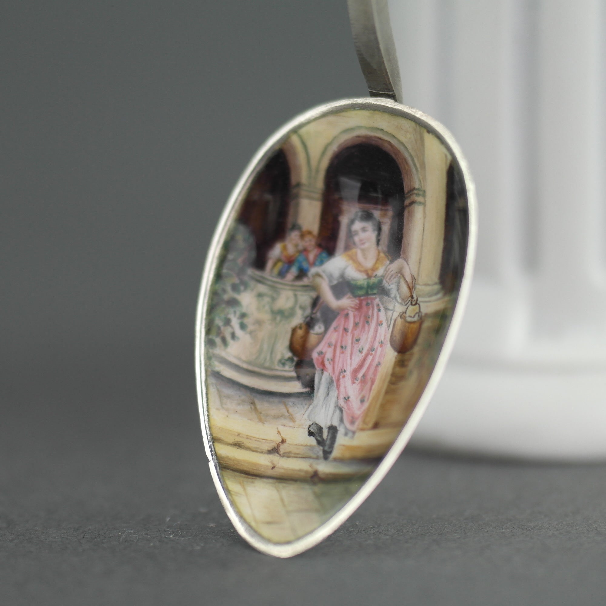 Cuadro antiguo esmaltado veneciano cuchara de plata maciza 900 El León de San Marcos en la parte superior