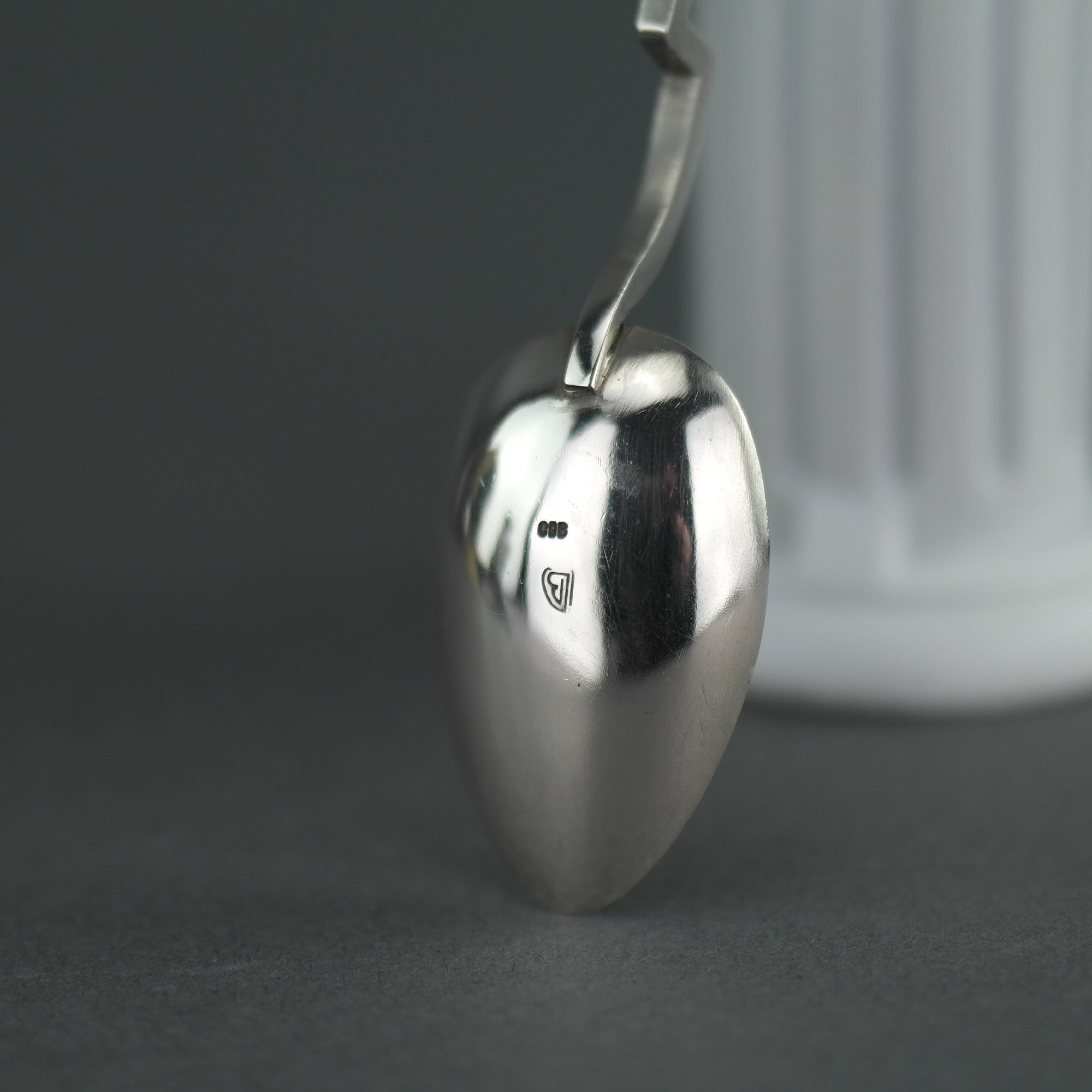 Cuadro antiguo esmaltado veneciano cuchara de plata maciza 900 El León de San Marcos en la parte superior