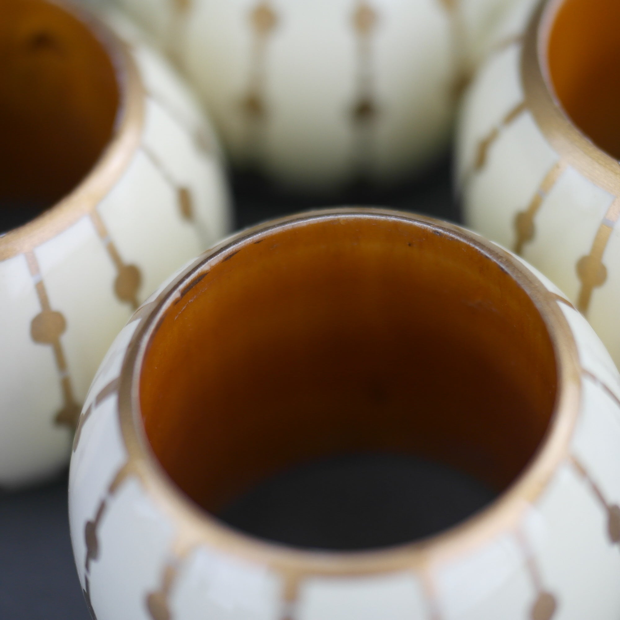 Vintage Wellesley Manor four napkin rings set boxed wood white gold colour