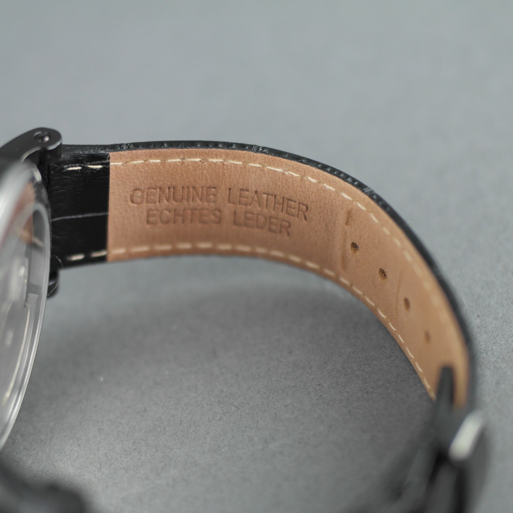 Constantin Weisz Automatik-Armbanduhr mit doppeltem Herz, ganz in Schwarz und Lederarmband
