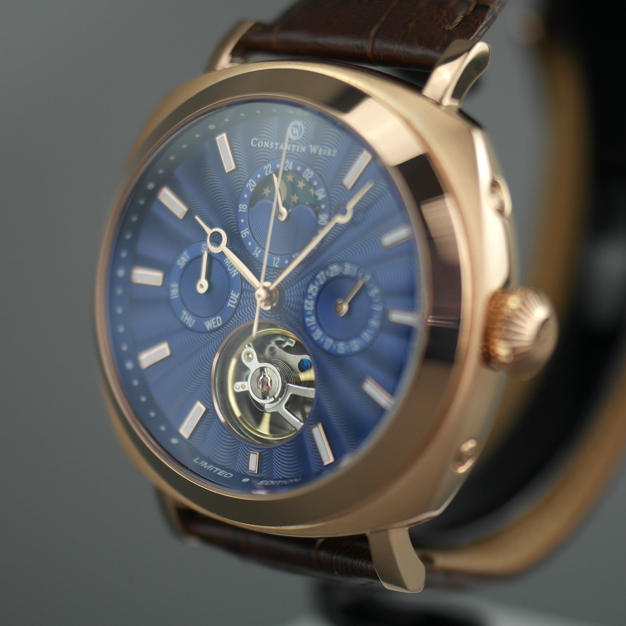 Constantin Weisz Limited Edition, automatische, vergoldete Armbanduhr mit marineblauem Zifferblatt und Lederarmband