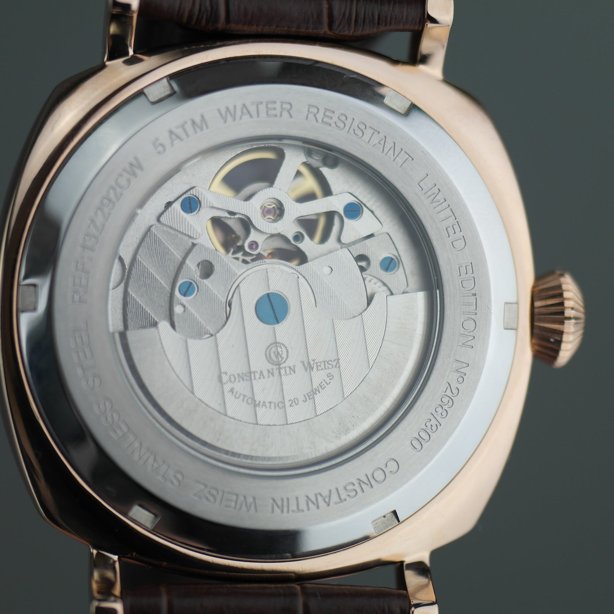 Constantin Weisz Limited Edition, automatische, vergoldete Armbanduhr mit marineblauem Zifferblatt und Lederarmband