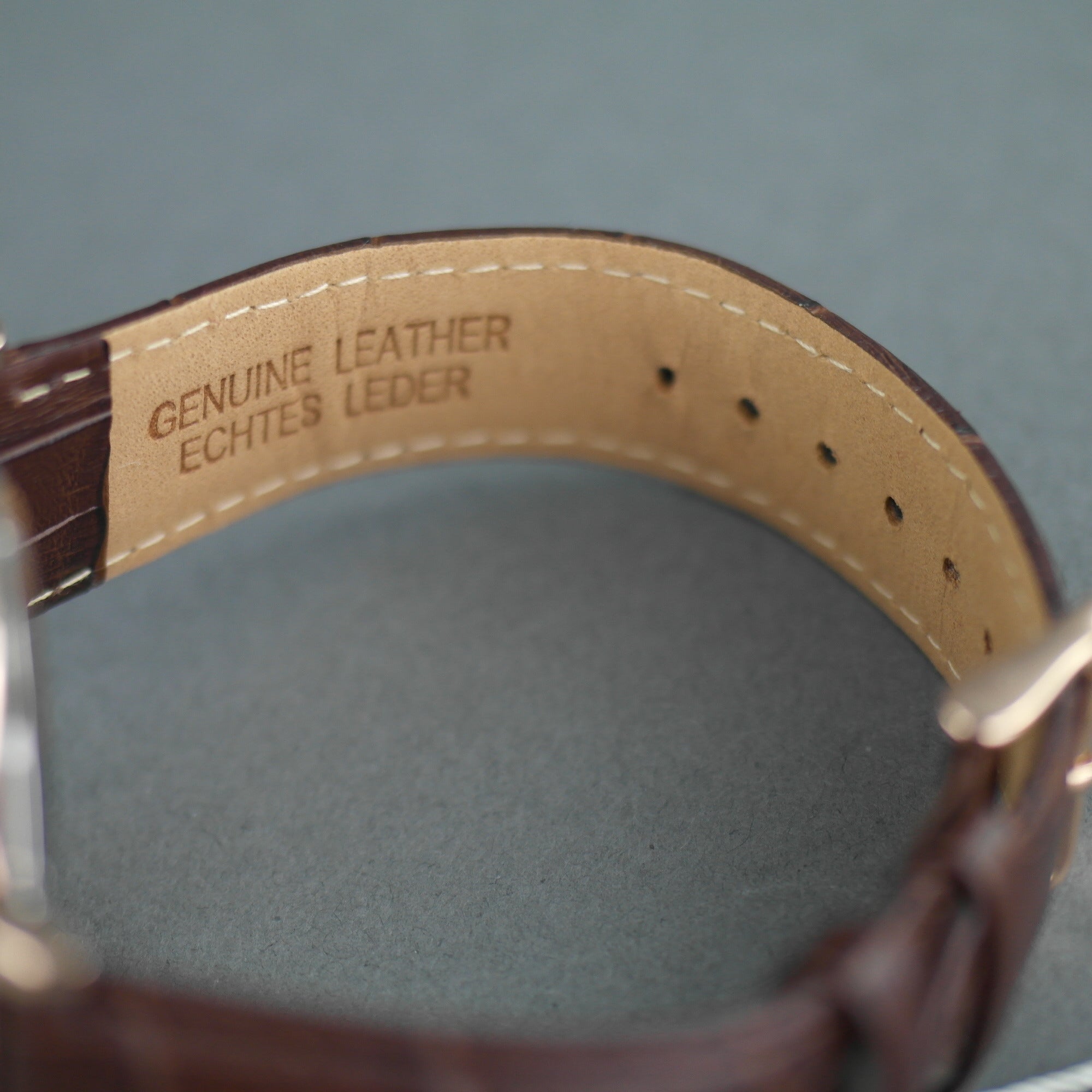 Constantin Weisz Limited Edition, automatische, vergoldete Armbanduhr mit marineblauem Zifferblatt und Lederarmband