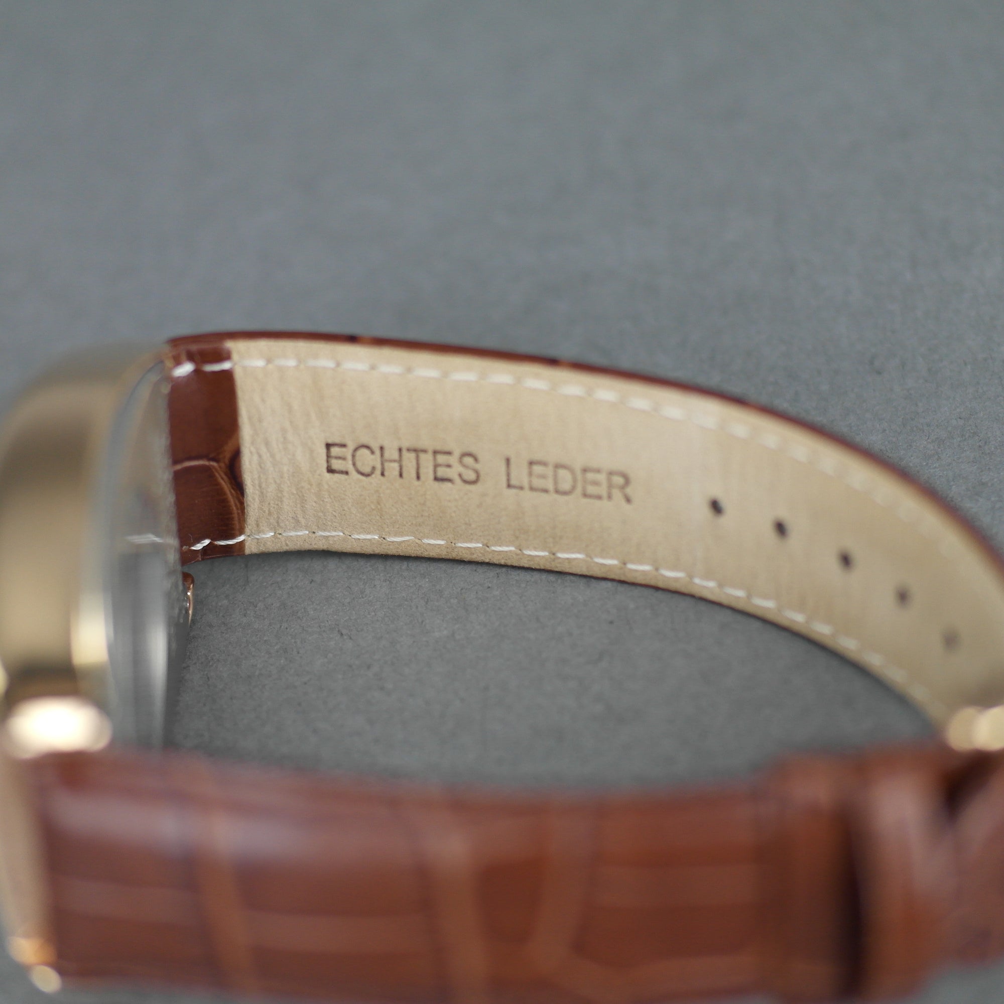 Constantin Weisz Limited Edition automatische vergoldete Armbanduhr mit Lederarmband 
