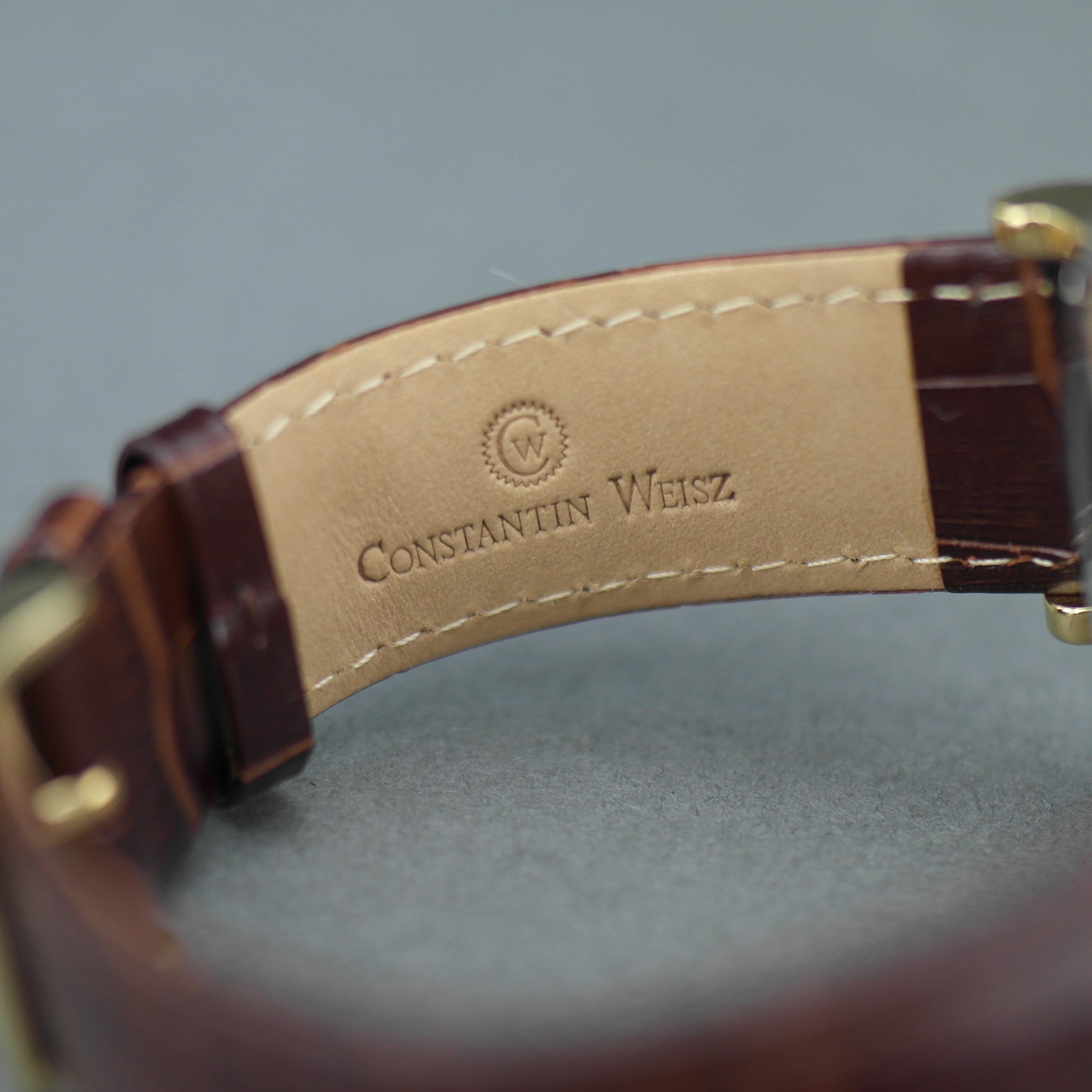Constantin Weisz Automatik-Armbanduhr mit offenem Herzen, vergoldet, braunes Lederarmband