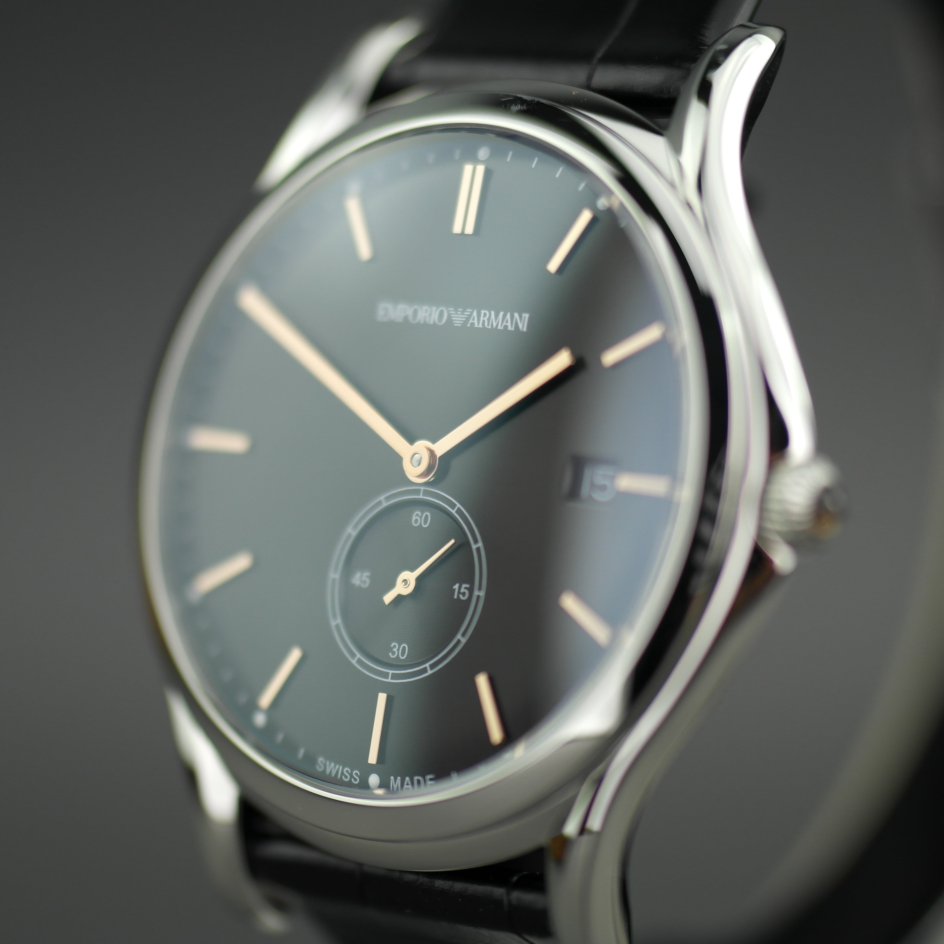 Emporio Armani Classic Swiss Reloj de pulsera de acero inoxidable con correa de cuero