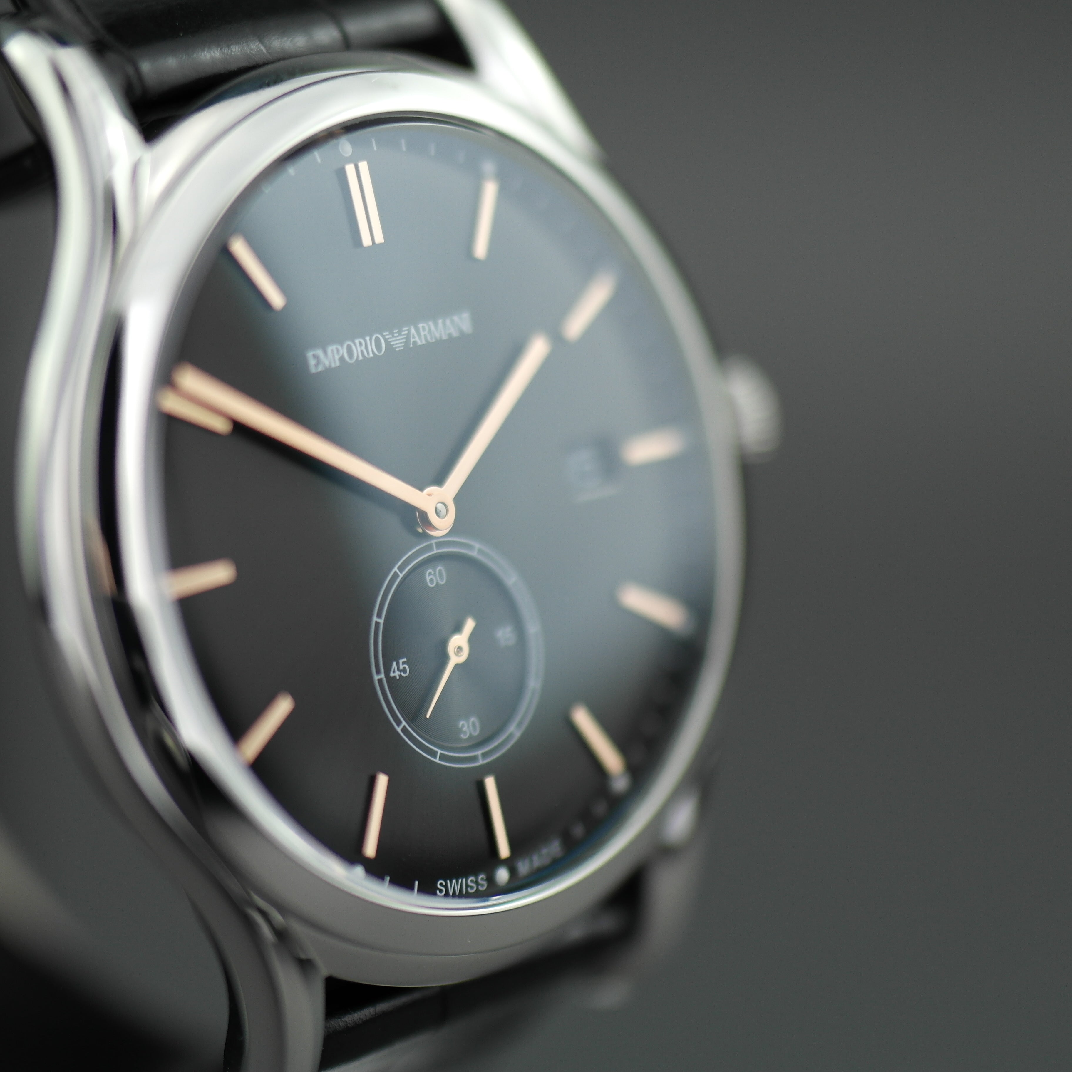 Emporio Armani Classic Swiss Reloj de pulsera de acero inoxidable con correa de cuero