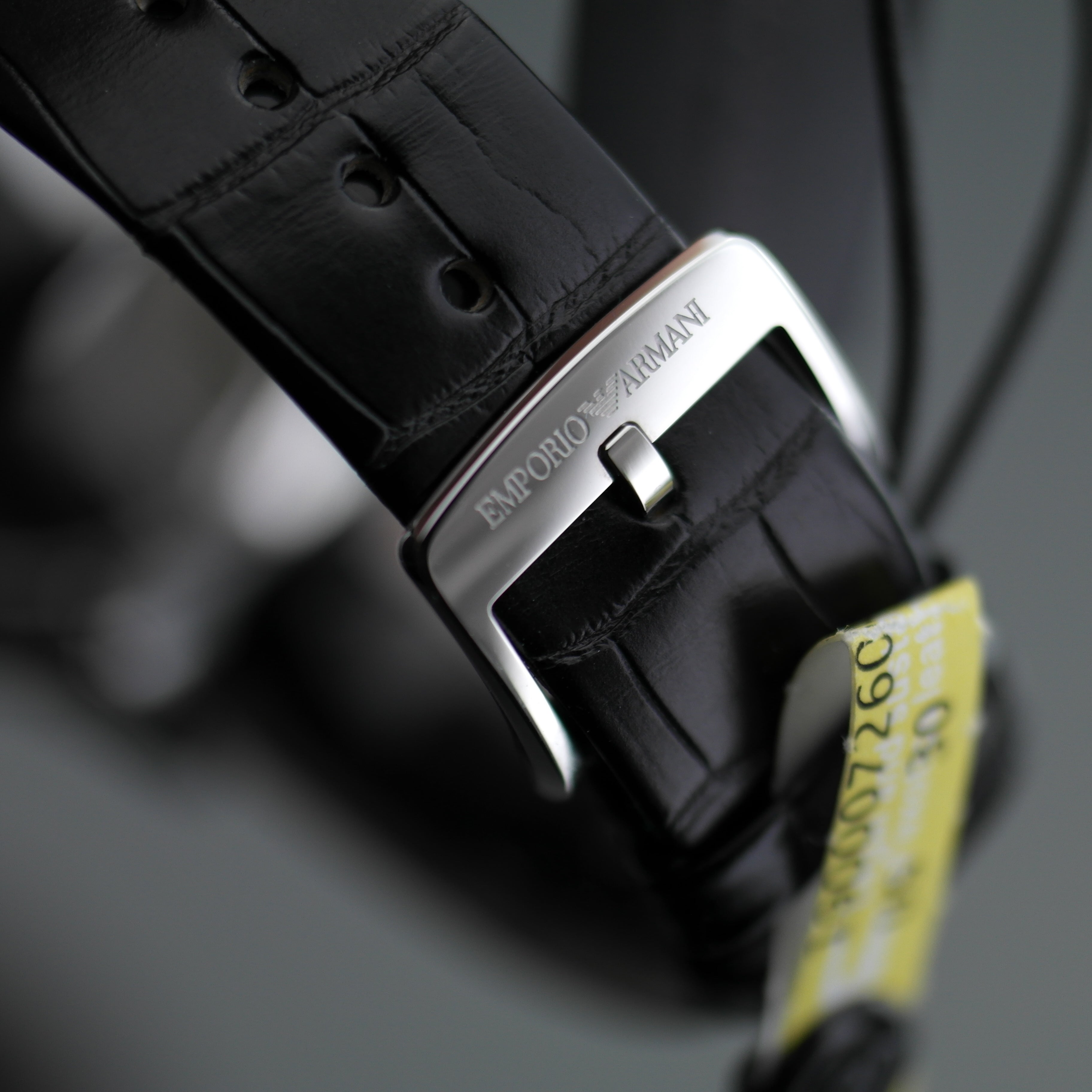 Emporio Armani Classic Swiss Reloj de pulsera de acero inoxidable con correa de cuero