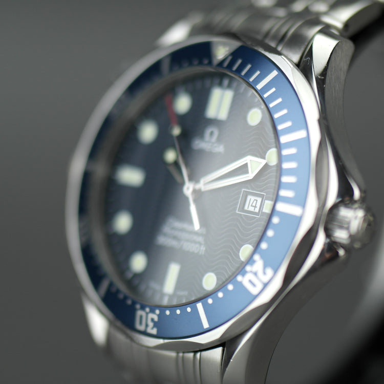 Omega Seamaster 41 mm Reloj de acero con esfera azul James Bond 2541.80.00