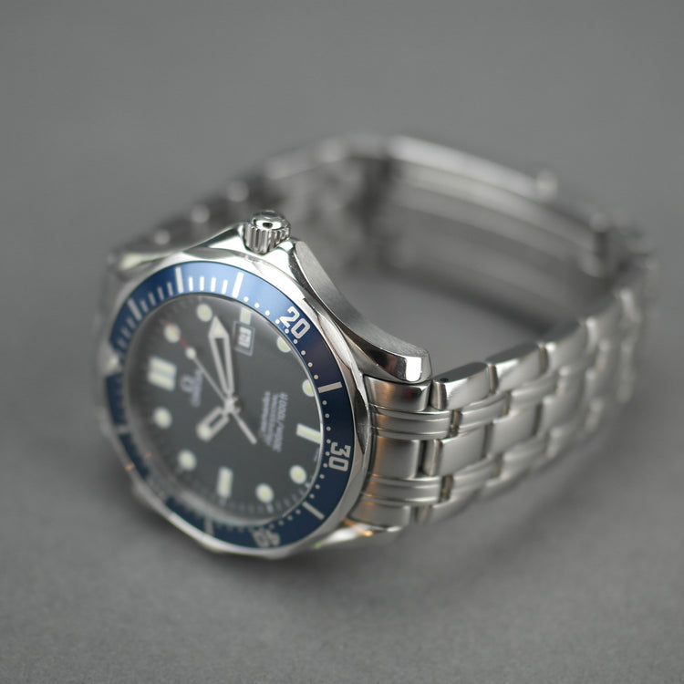 Omega Seamaster 41 mm Reloj de acero con esfera azul James Bond 2541.80.00