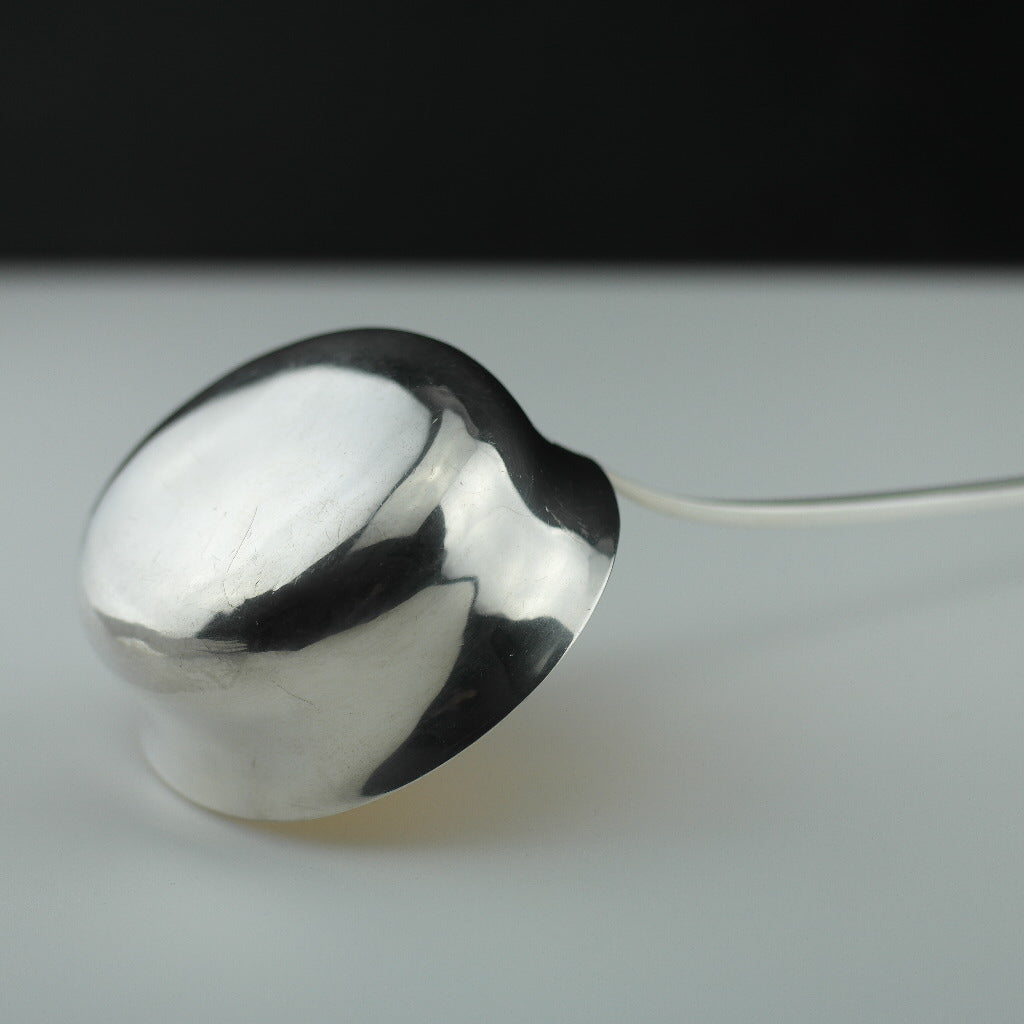 Cucharón grande alemán antiguo de plata maciza Hanau 800 Knauer CR