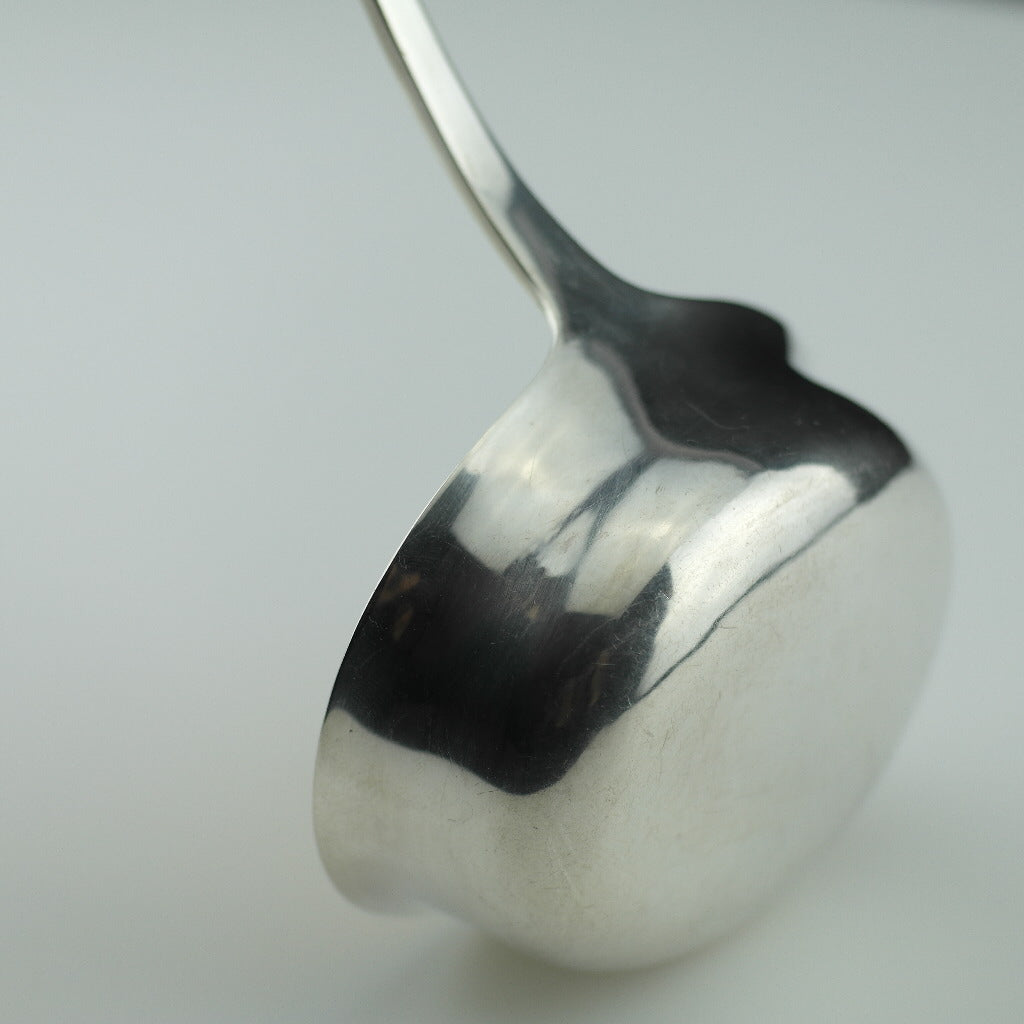 Cucharón grande alemán antiguo de plata maciza Hanau 800 Knauer CR