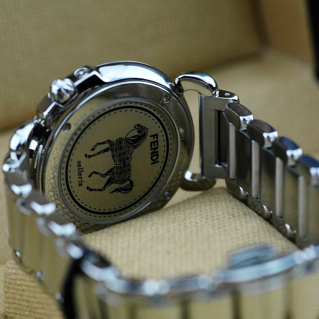 Fendi Selleria Diamonds Schweizer Armbanduhr