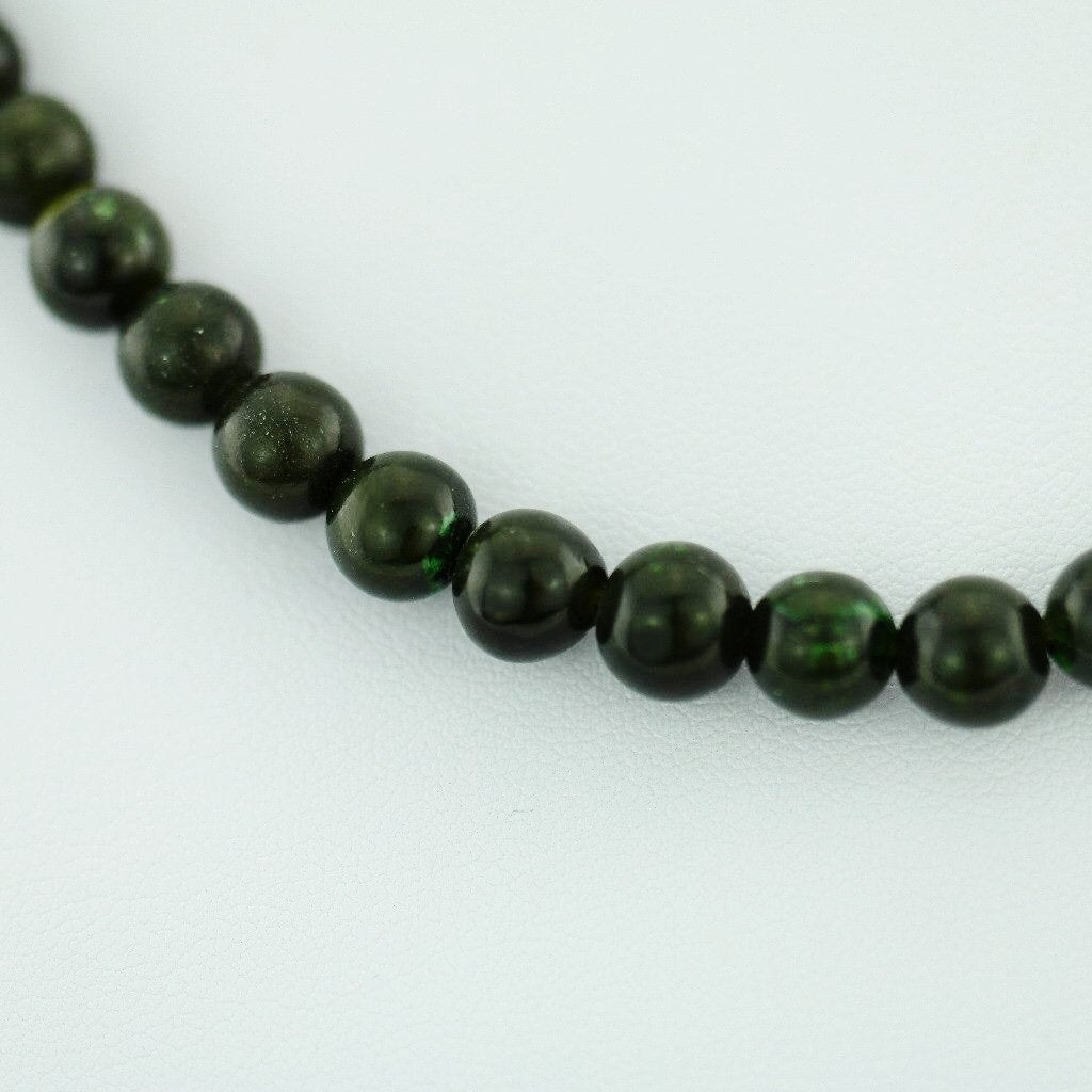 Antike Halskette aus Jade-Nephrit-Perlen mit Sterling-Verschluss
