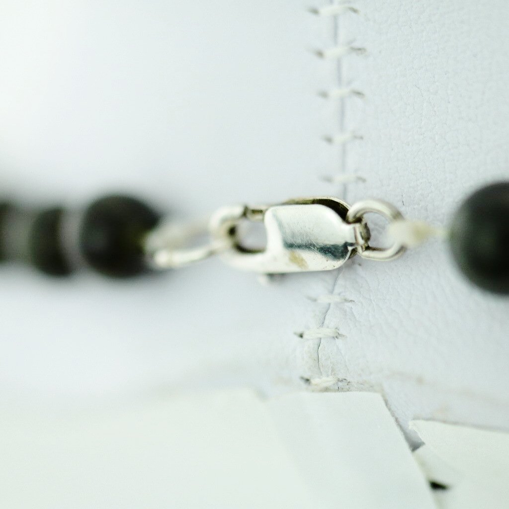 Antike Halskette aus Jade-Nephrit-Perlen mit Sterling-Verschluss
